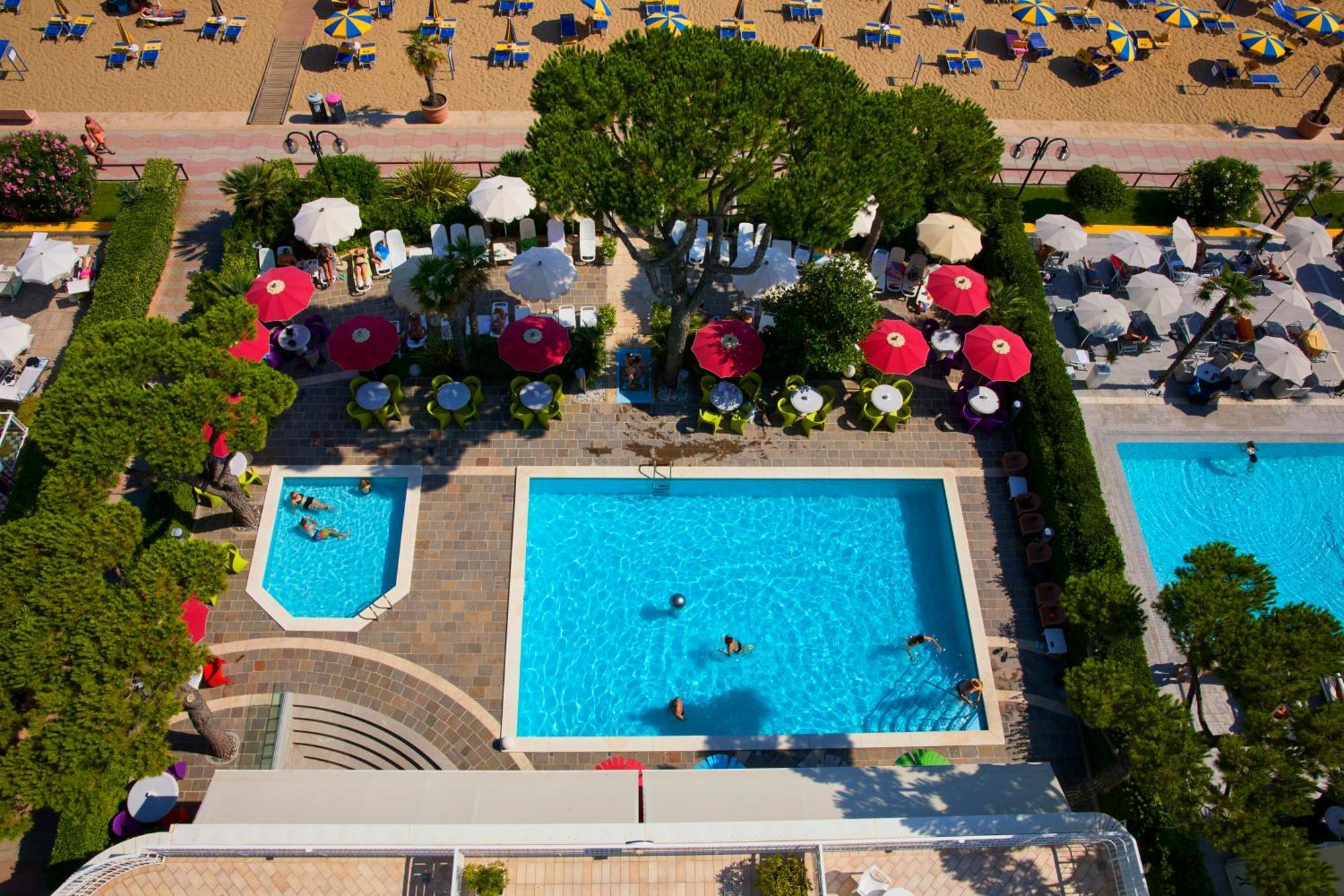 Termini Beach Hotel & Suites Lido di Jesolo Exteriör bild