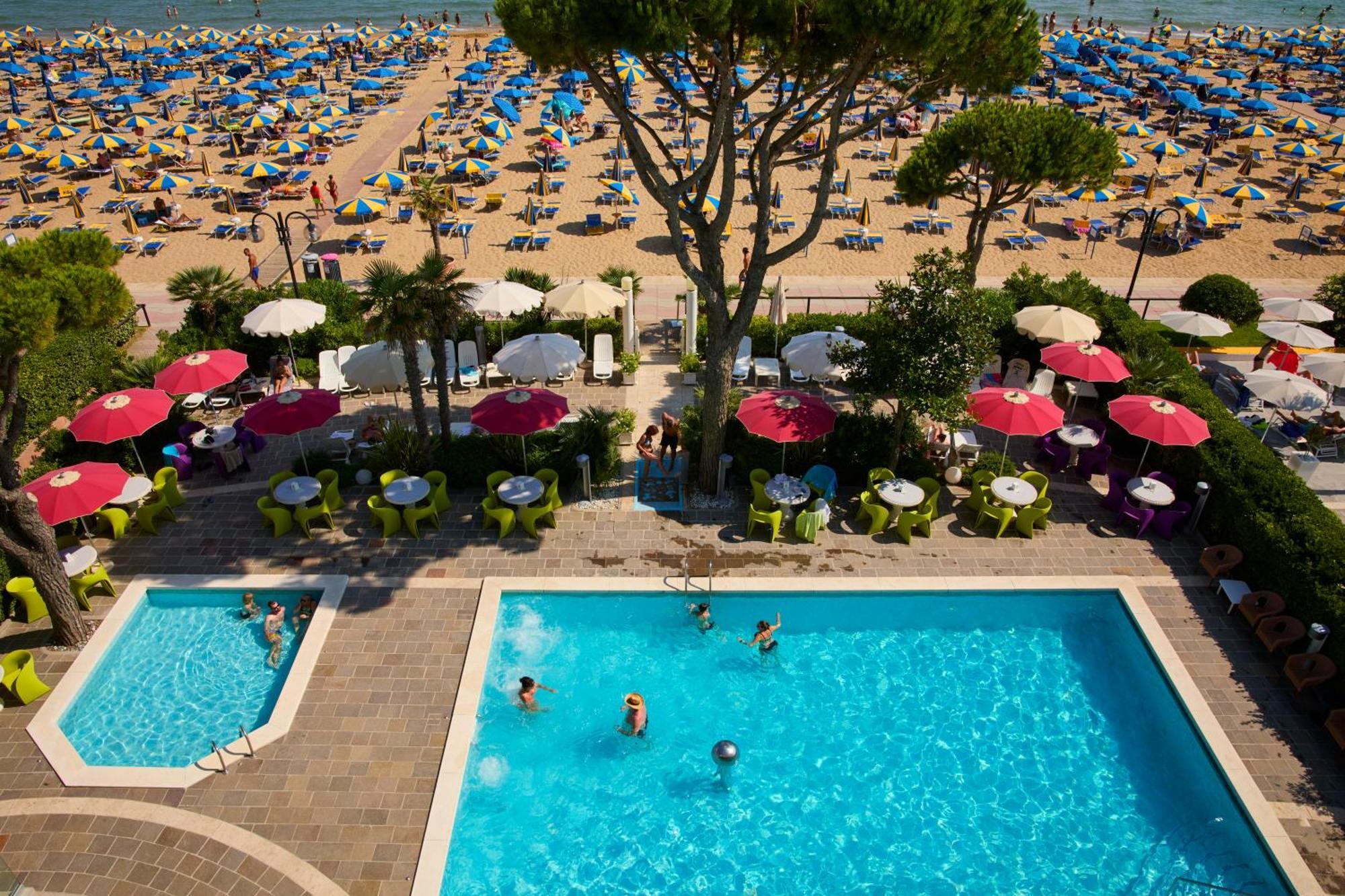 Termini Beach Hotel & Suites Lido di Jesolo Exteriör bild