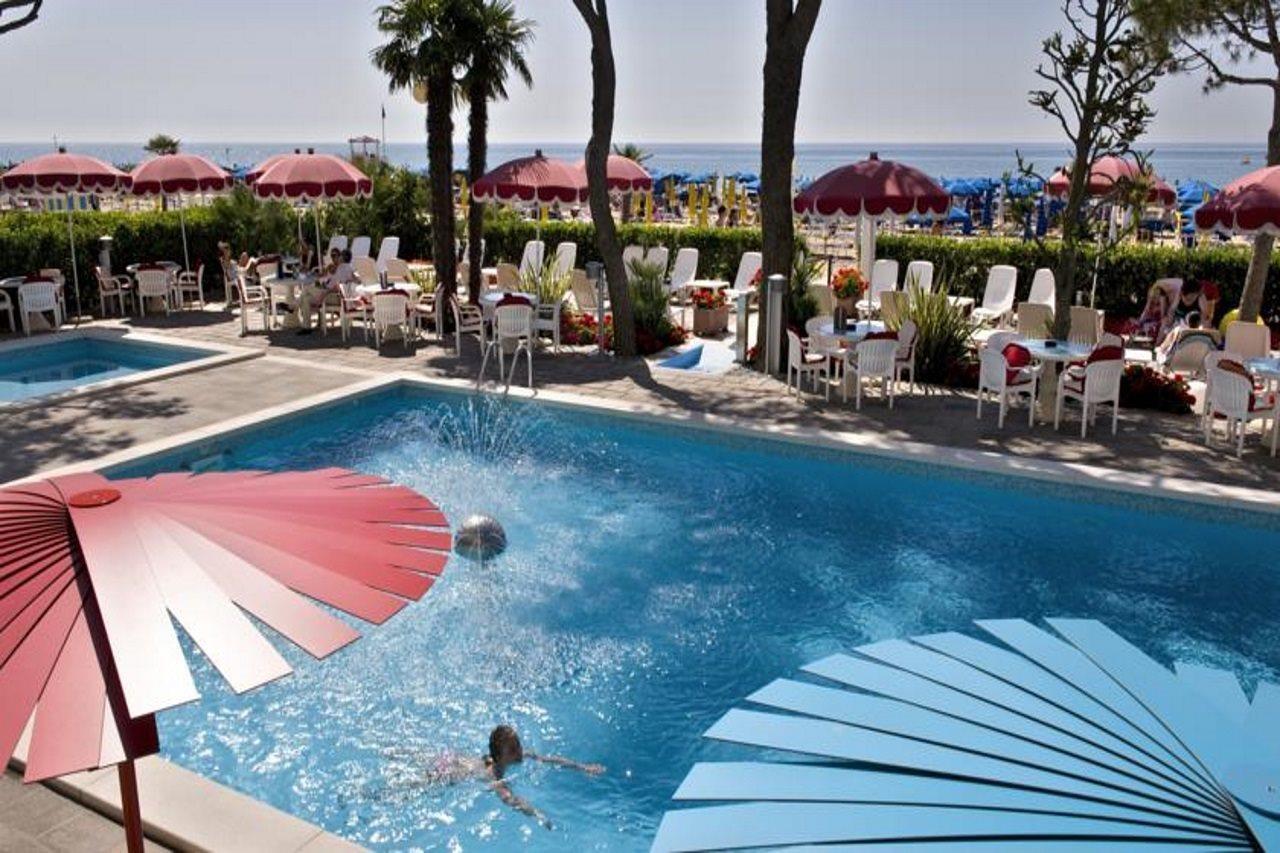 Termini Beach Hotel & Suites Lido di Jesolo Exteriör bild