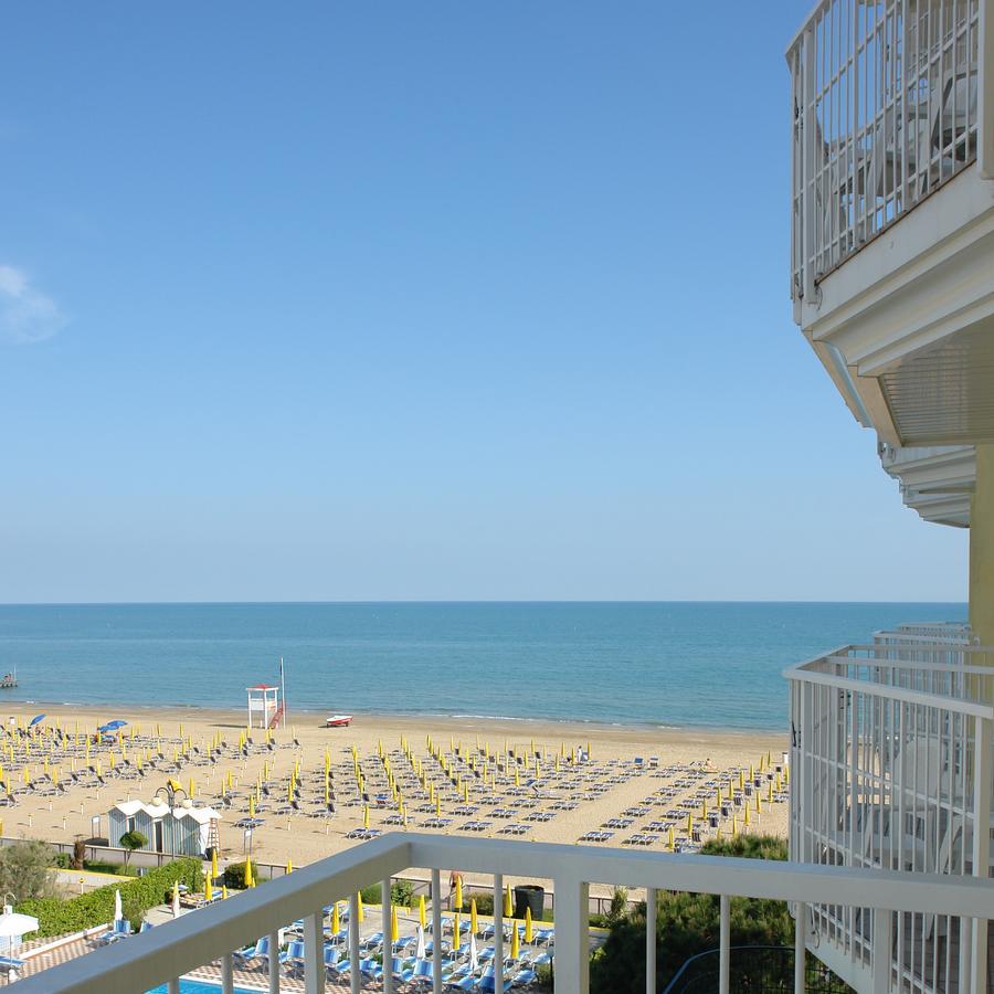 Termini Beach Hotel & Suites Lido di Jesolo Exteriör bild