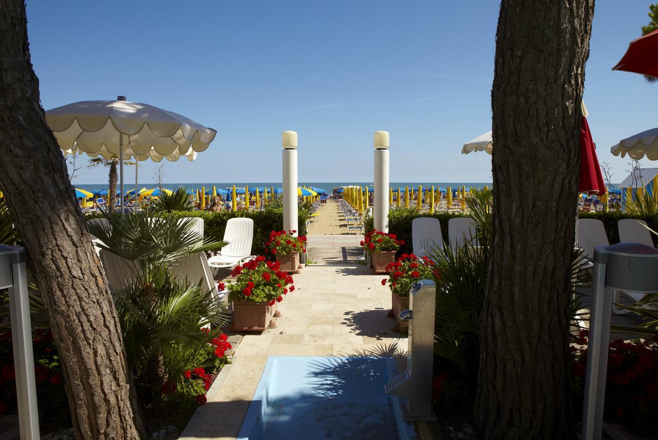 Termini Beach Hotel & Suites Lido di Jesolo Exteriör bild