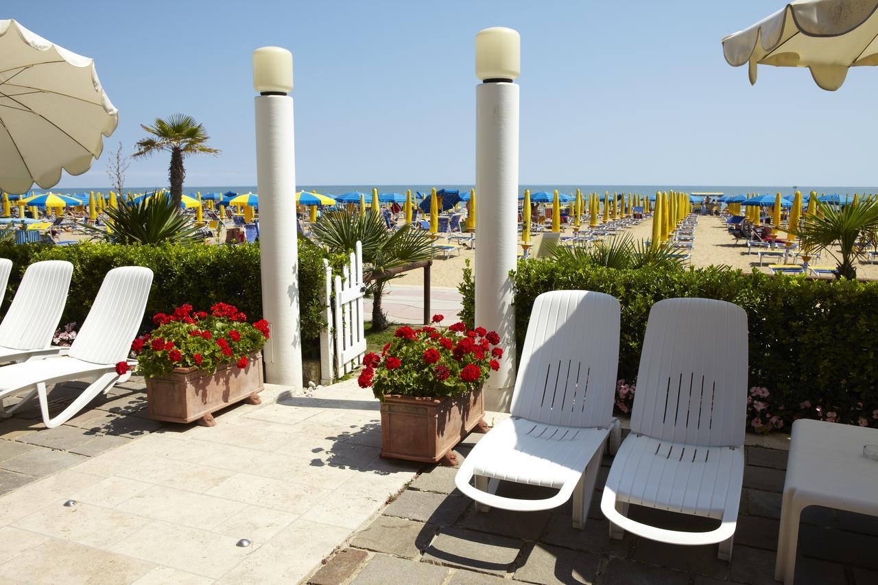 Termini Beach Hotel & Suites Lido di Jesolo Exteriör bild